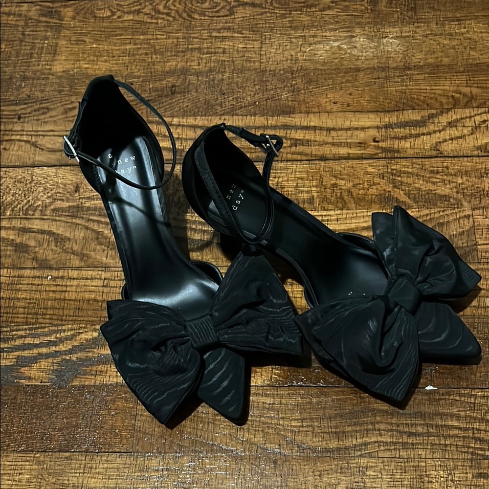 Black Bow Heels